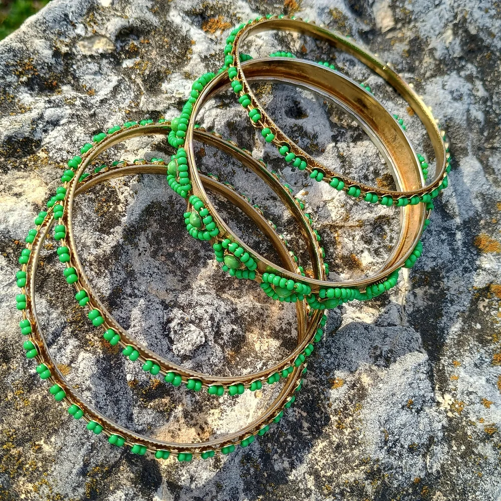 Traditional green Indian churi bangle set, South Asian jewelry, Bollywood style
